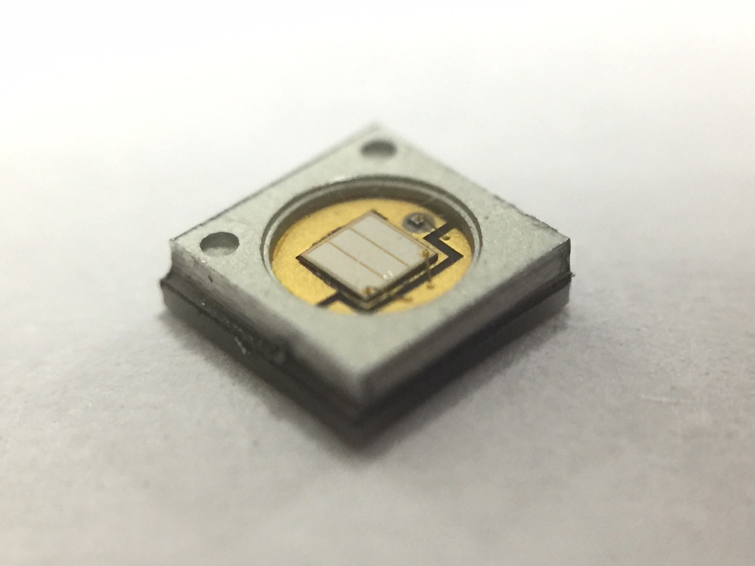 IN-C39ATOU4Inolux